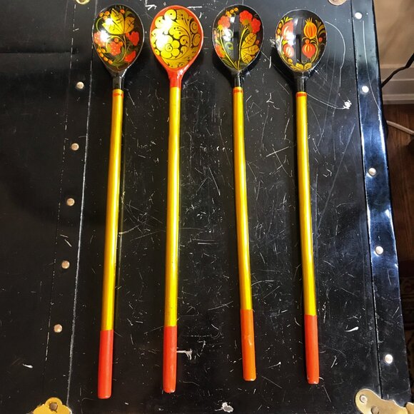 Vintage Russian Khokhloma Hand Painted Wooden Spoons Long Handles Set of 4 Used - Picture 2 of 8